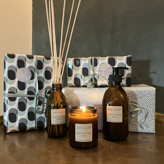 Gift package XXL - scented candle, scented sticks and hand soap